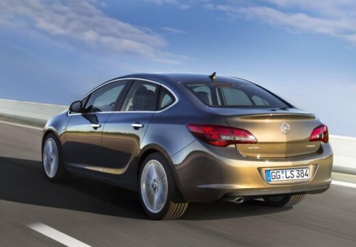 Opel дополнил модельный ряд Astra cтильным седаном